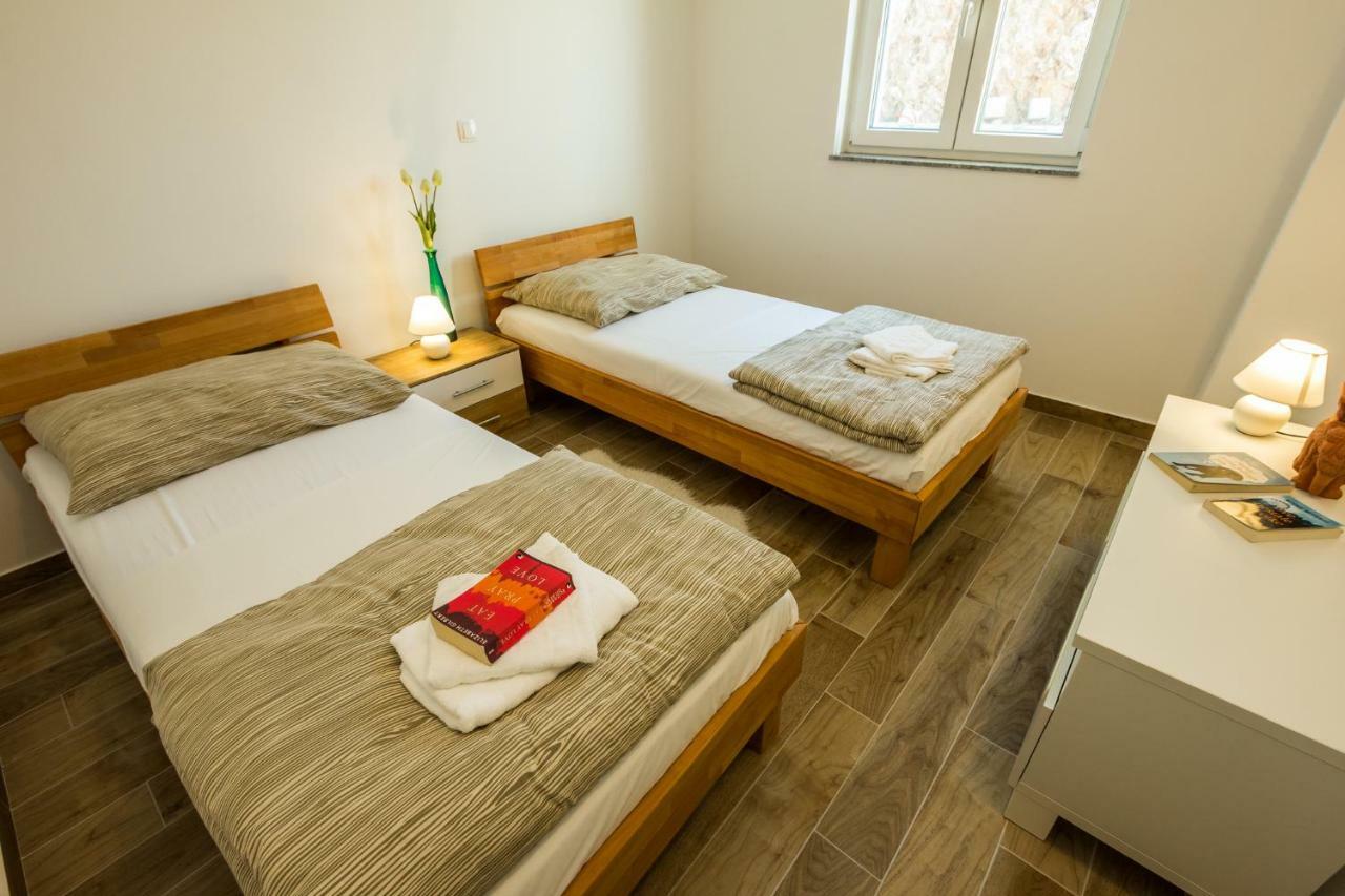 2Bfree Apartments Stinica Eksteriør billede